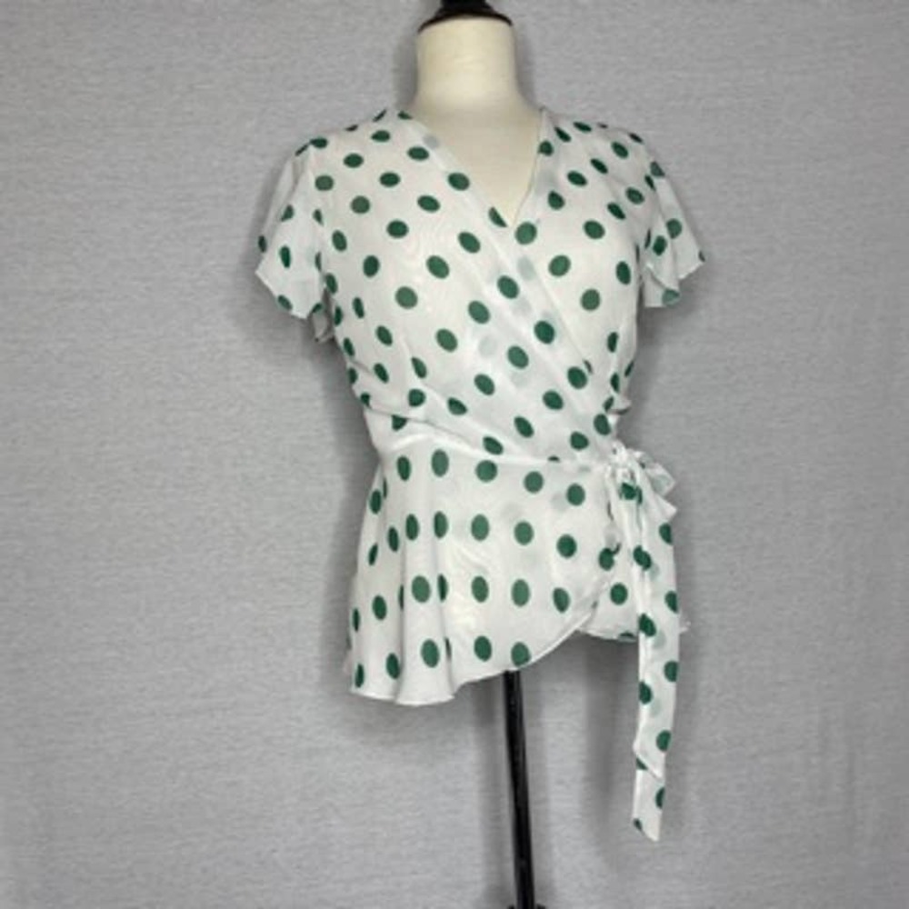 Y). NY&C Sweet Pea VNeck Short Sleeve Blouse